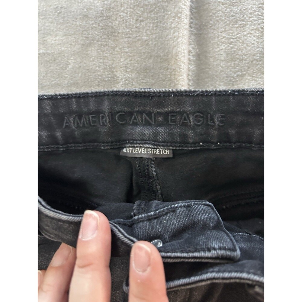 American Eagle Jean Shorts Women's 8 Black Distressed Raw Hem Next Level Stretch - Picture 4 of 6